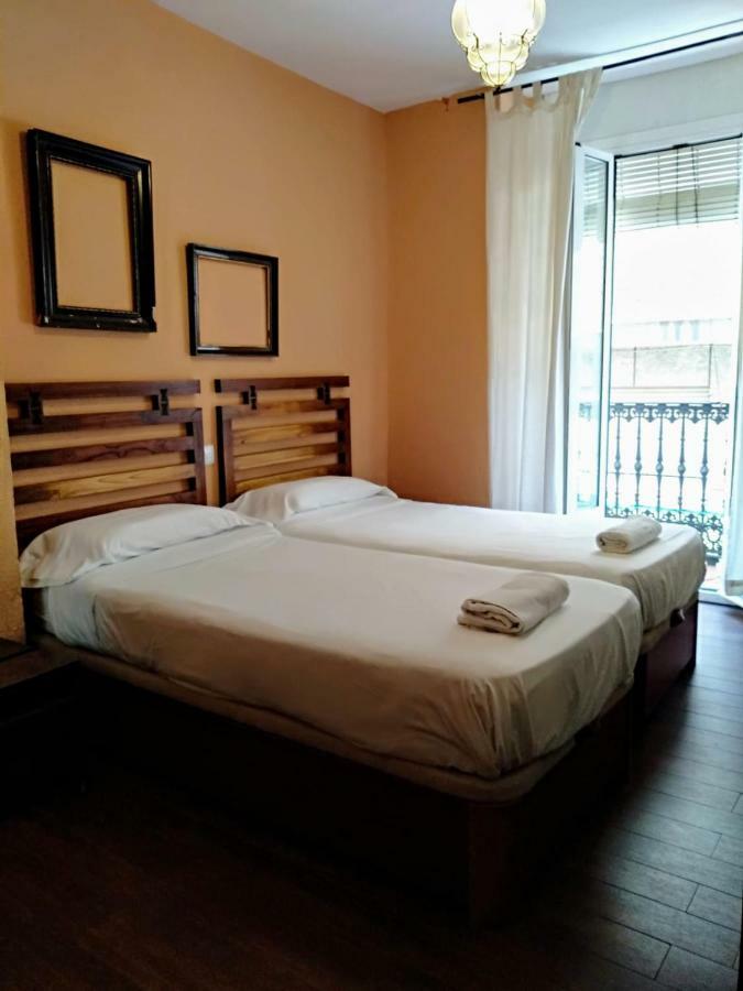Hostal El Cid Valencia Exterior foto